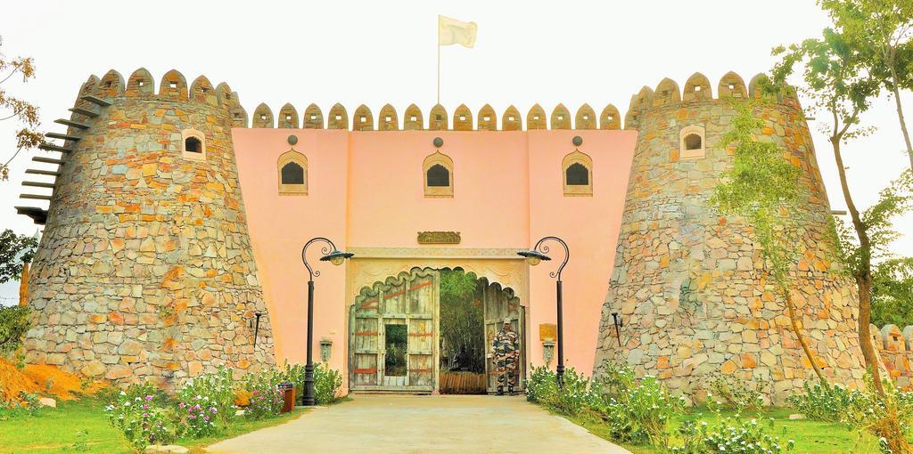 Lohagarh Fort Resort Kukas Exterior foto
